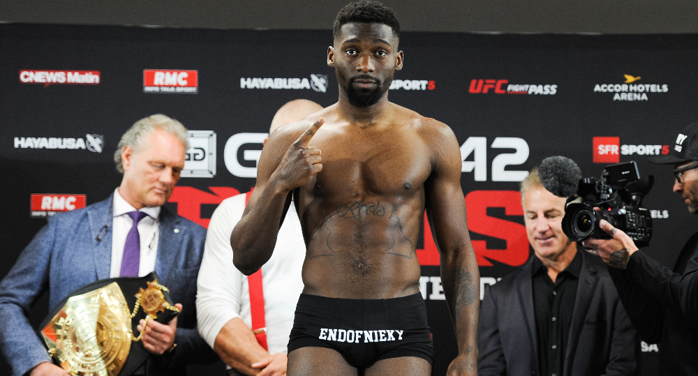 MMA Pour ses grands débuts, le Français Cédric Doumbé signe un K.O