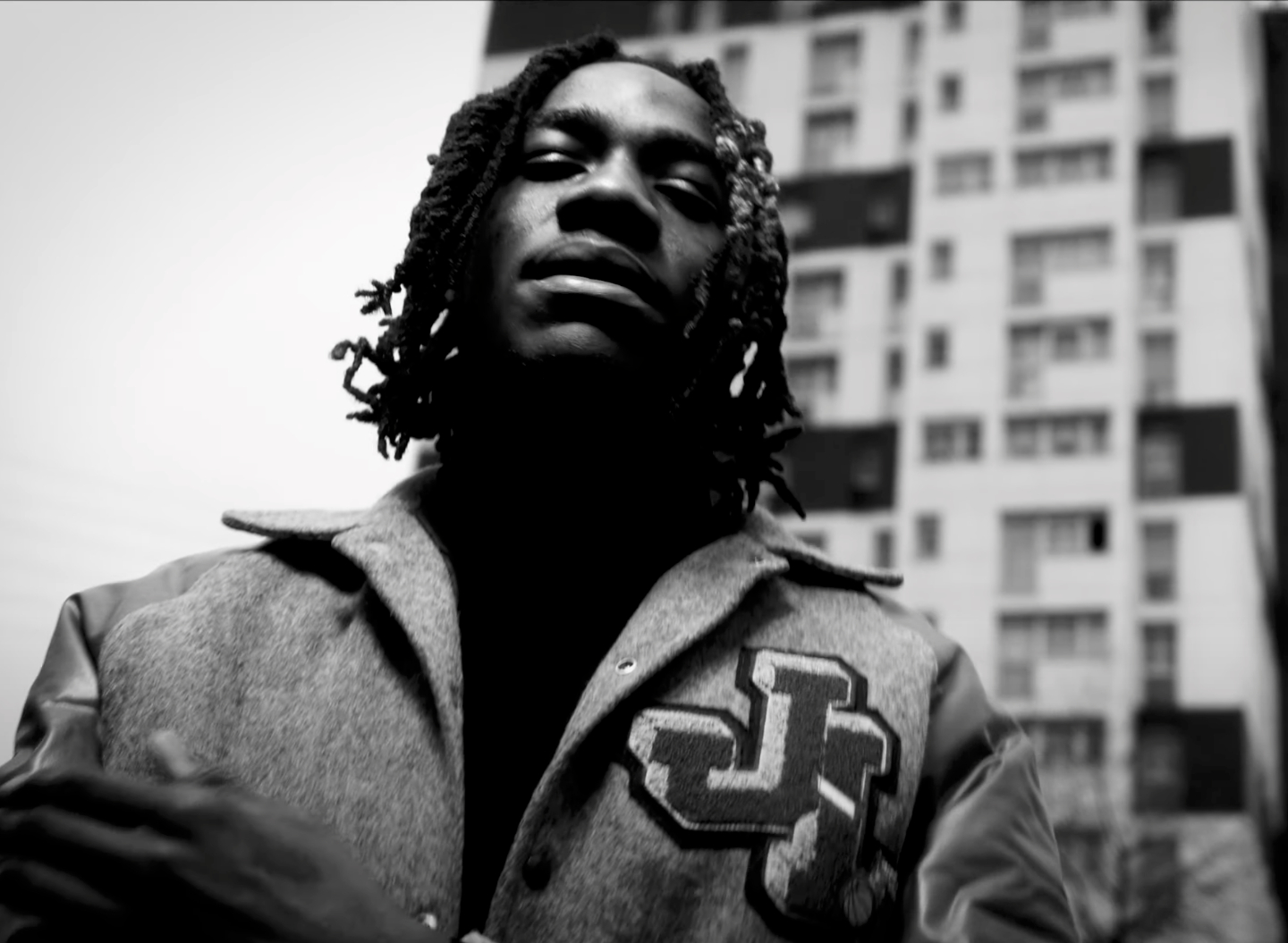 SLK est dans le four dans le clip 22