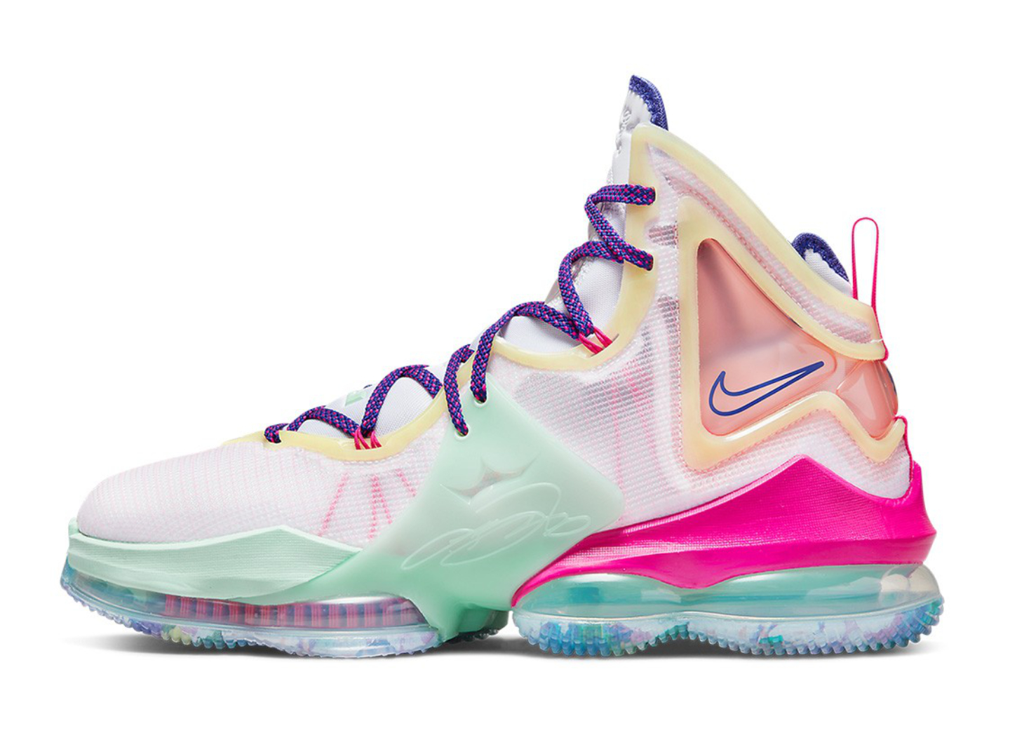 chaussure lebron james 19