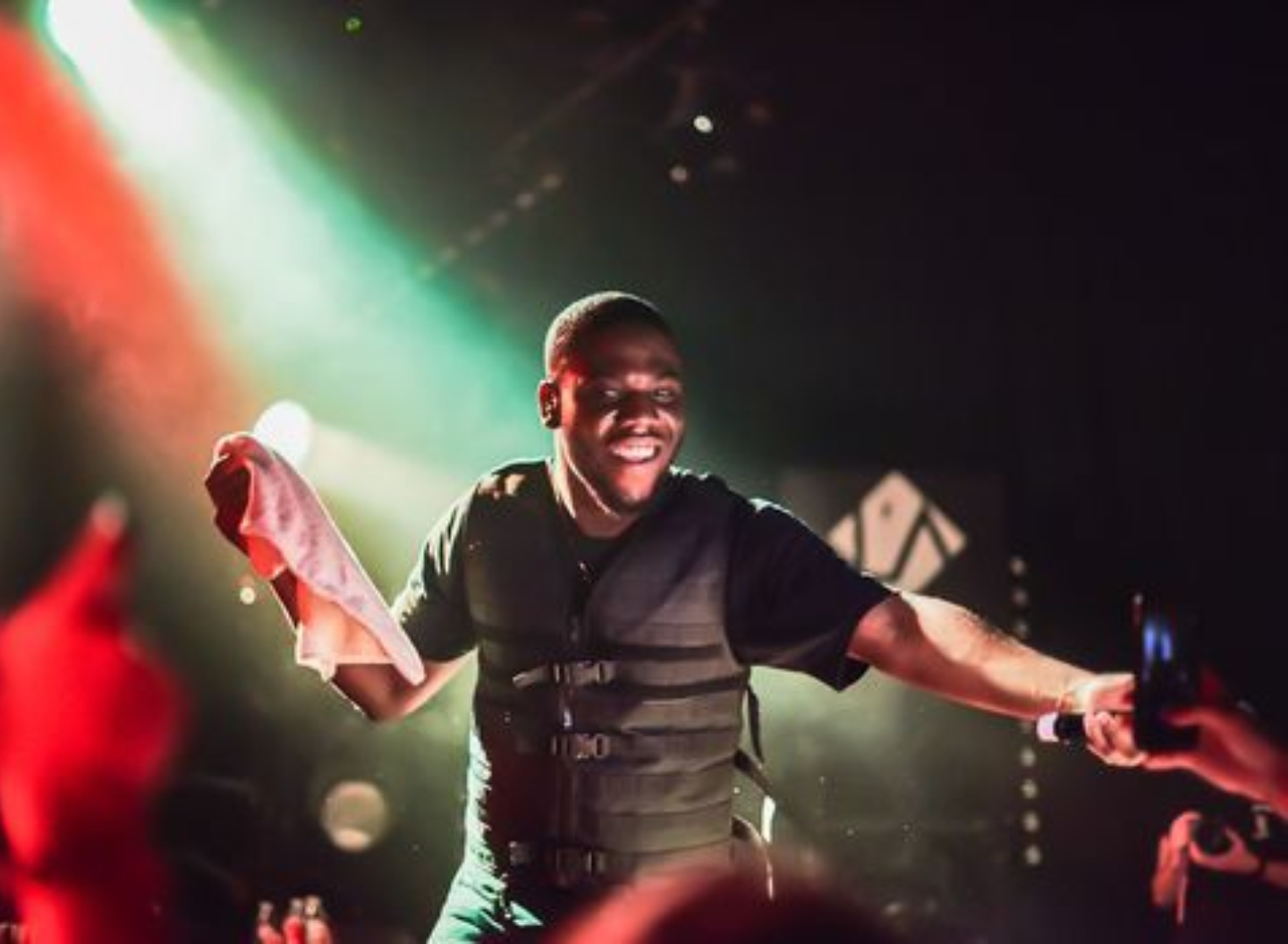 Dinos annonce que son album Hiver à Paris est terminé « Je vais tout ba**er