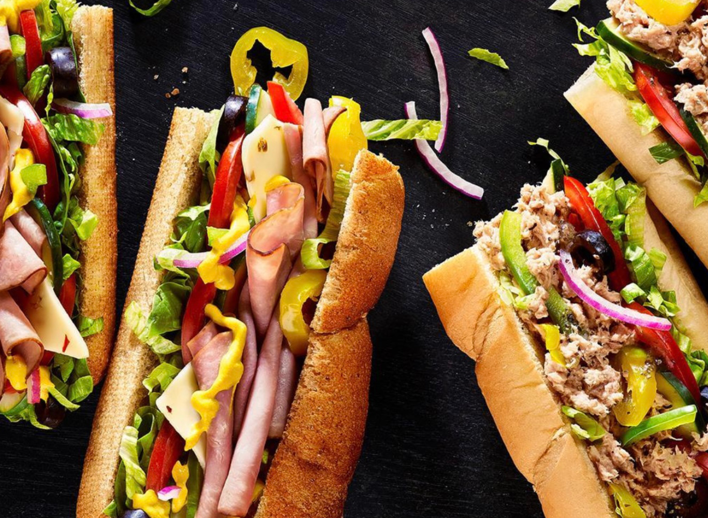 Subway trop de mayonnaise dans son sandwich, le client abat la serveuse