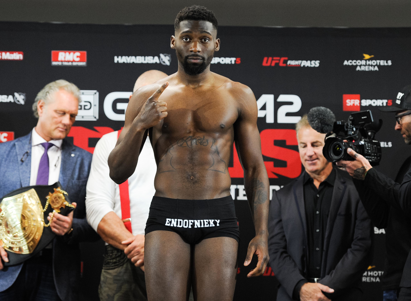 Cédric Doumbé répond à Kamaru Usman et explique ce qu'il compte faire