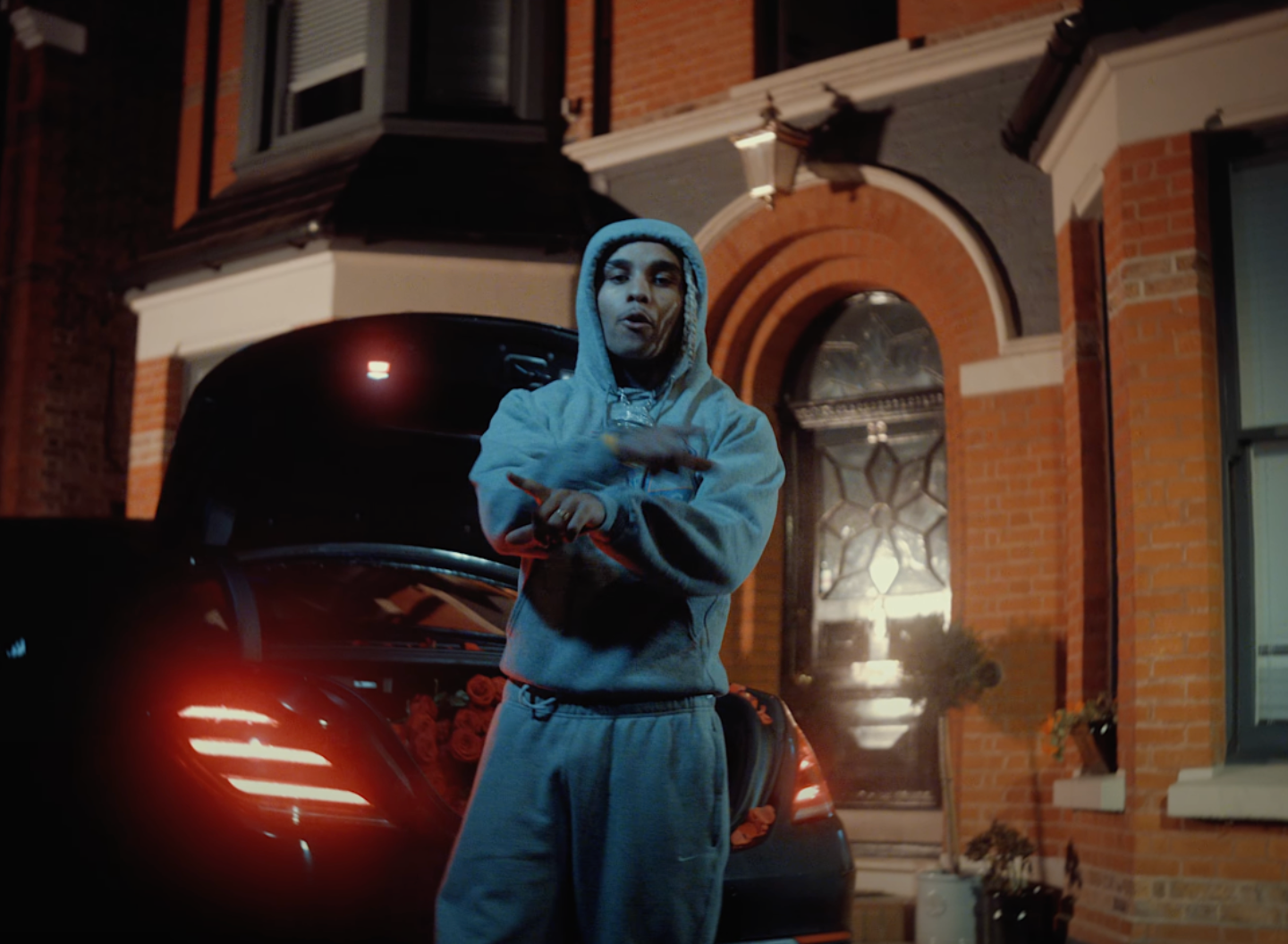 Zola confirme son grand retour avec le clip de "Amber"