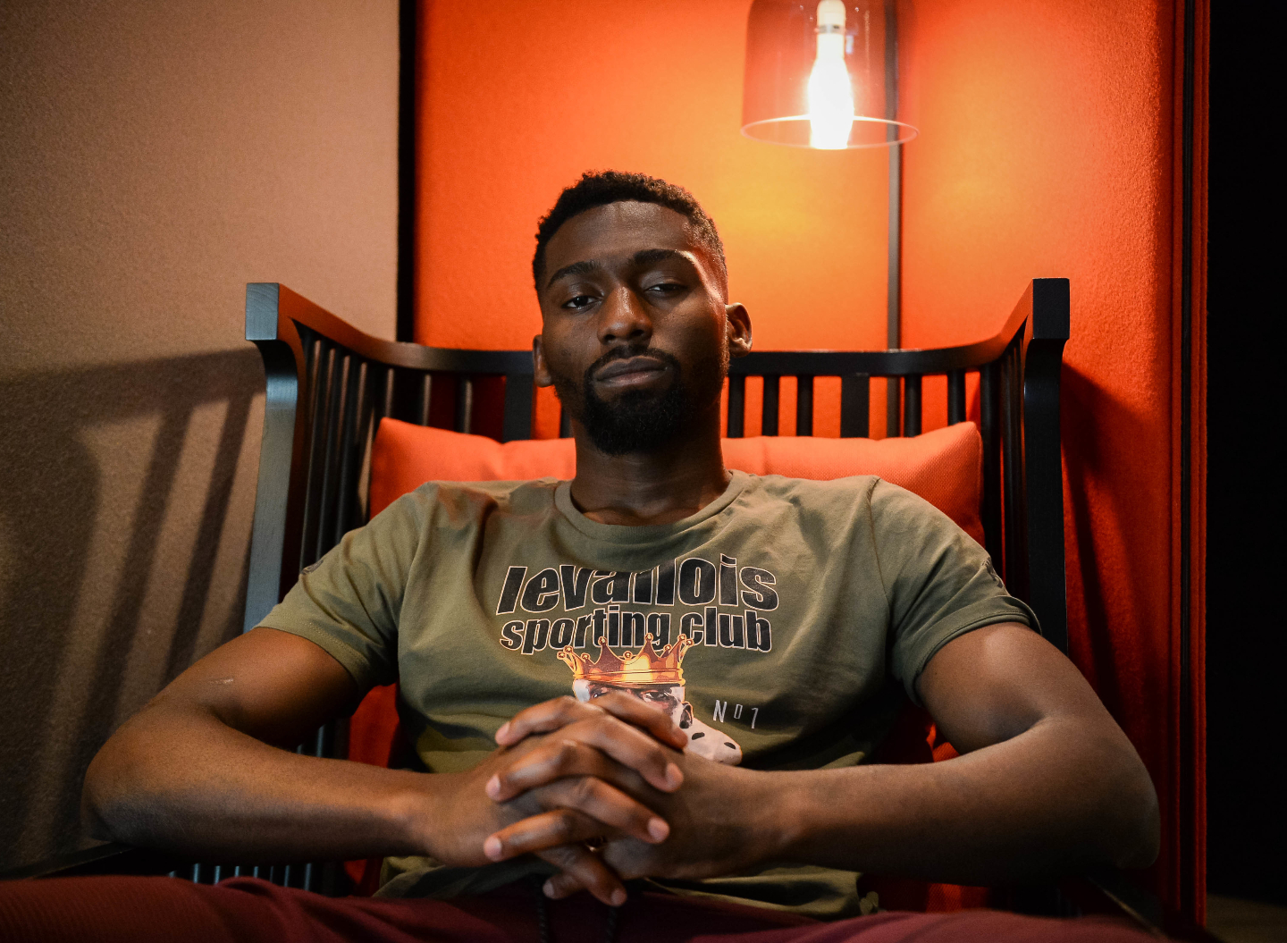 Le combattant Cédric Doumbé s'engage contre les violences faites aux femmes