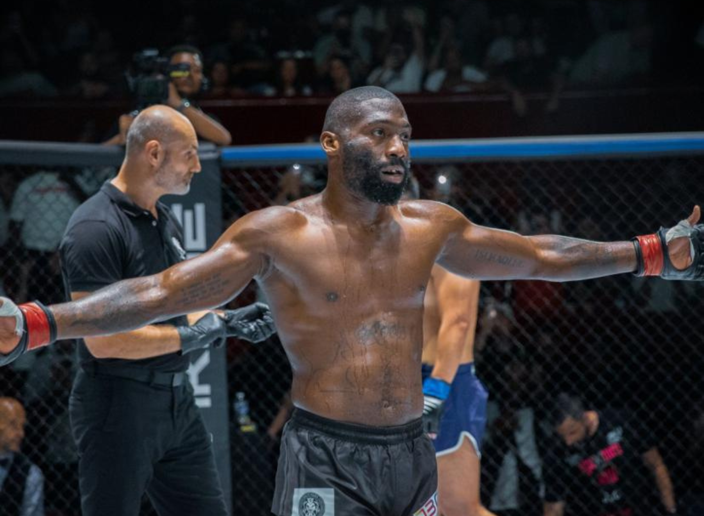 Cédric Doumbé à l'UFC ? Il demande à ses fans de choisir