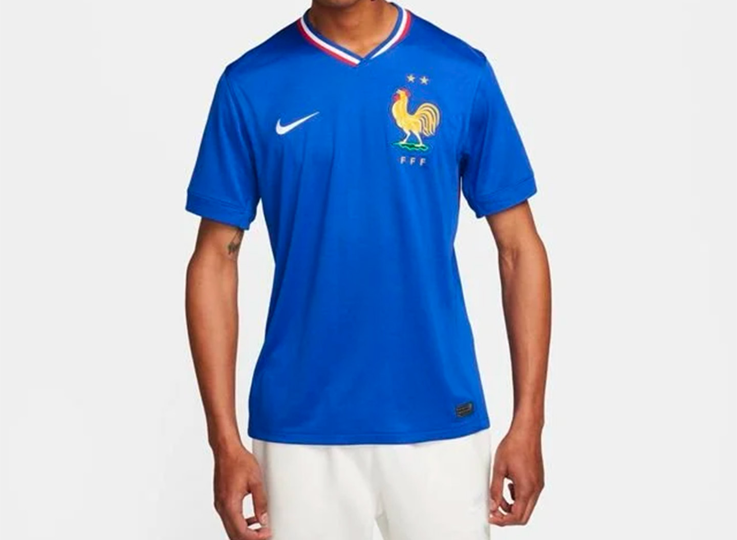 À quoi ressemblent les nouveaux maillots de l'Equipe de France